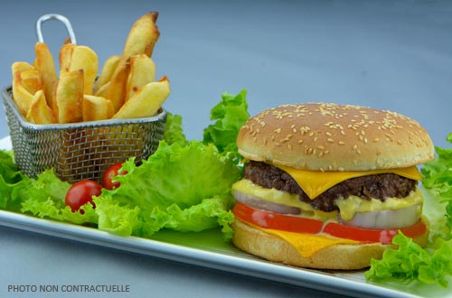 burger extra au restaurant l'Alezan prÃ¨s de Chantilly